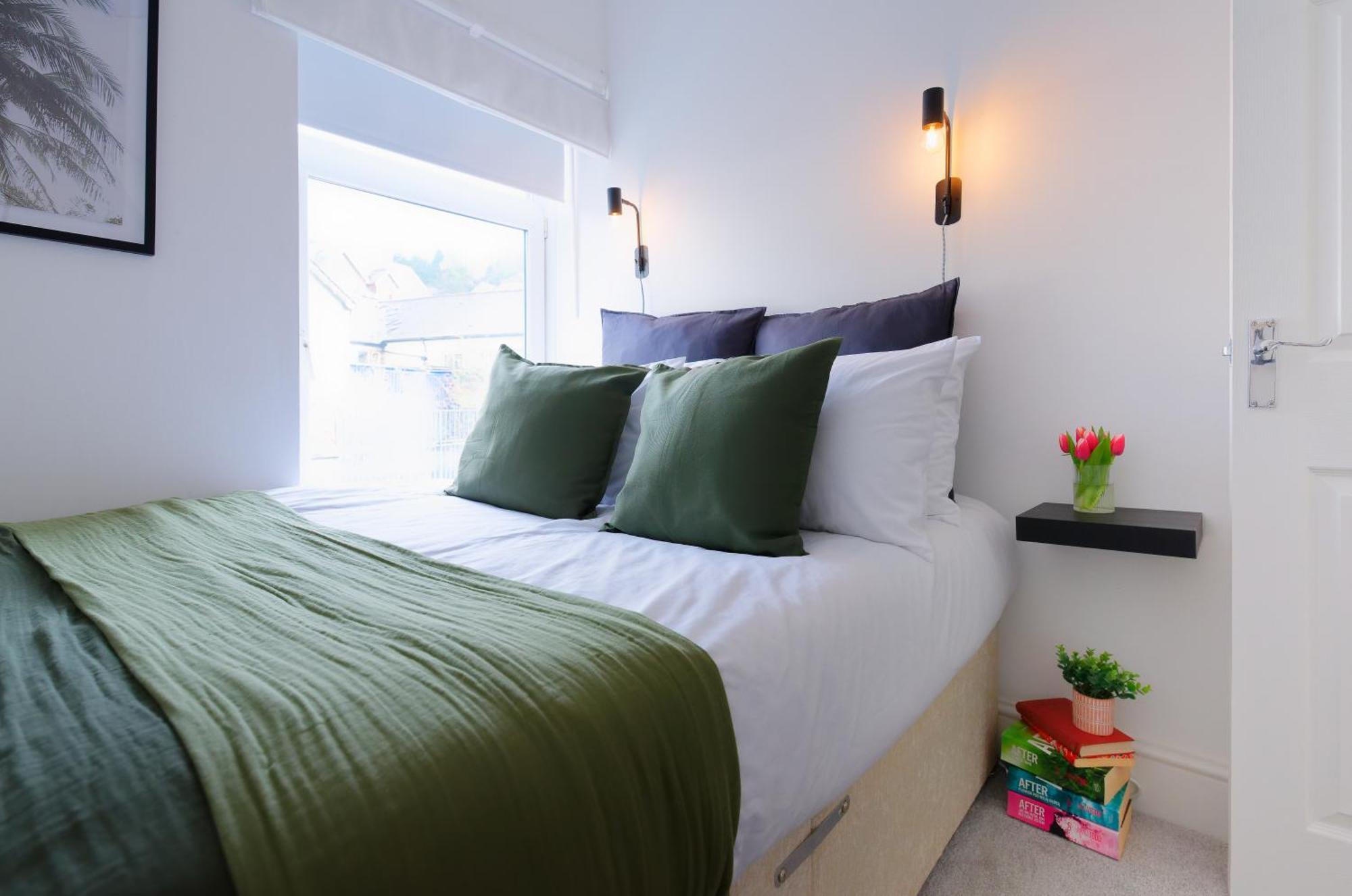 Stayright 3 Bed Home Near Hiking Trails & Parks Llwynypia Extérieur photo