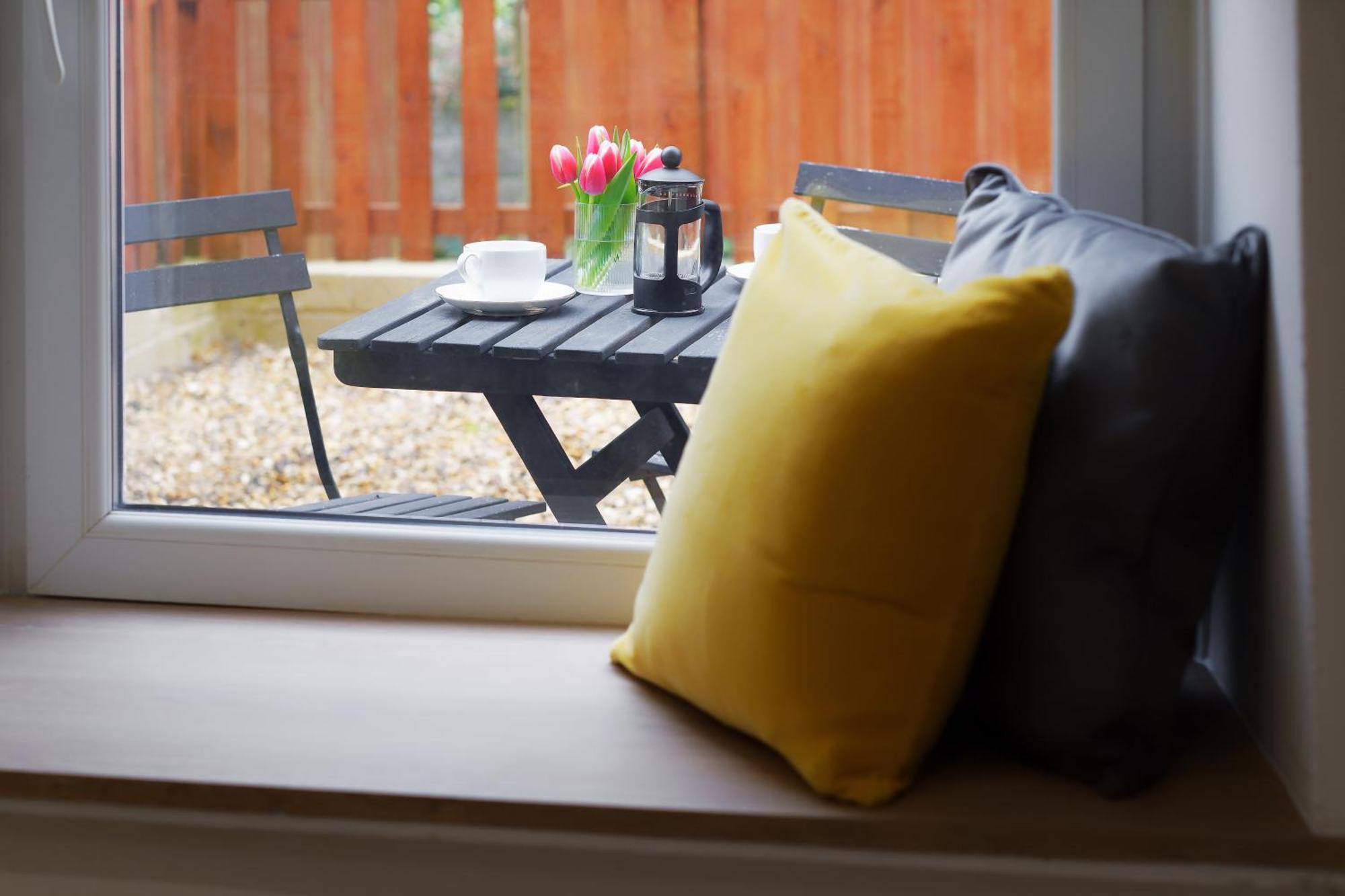 Stayright 3 Bed Home Near Hiking Trails & Parks Llwynypia Extérieur photo