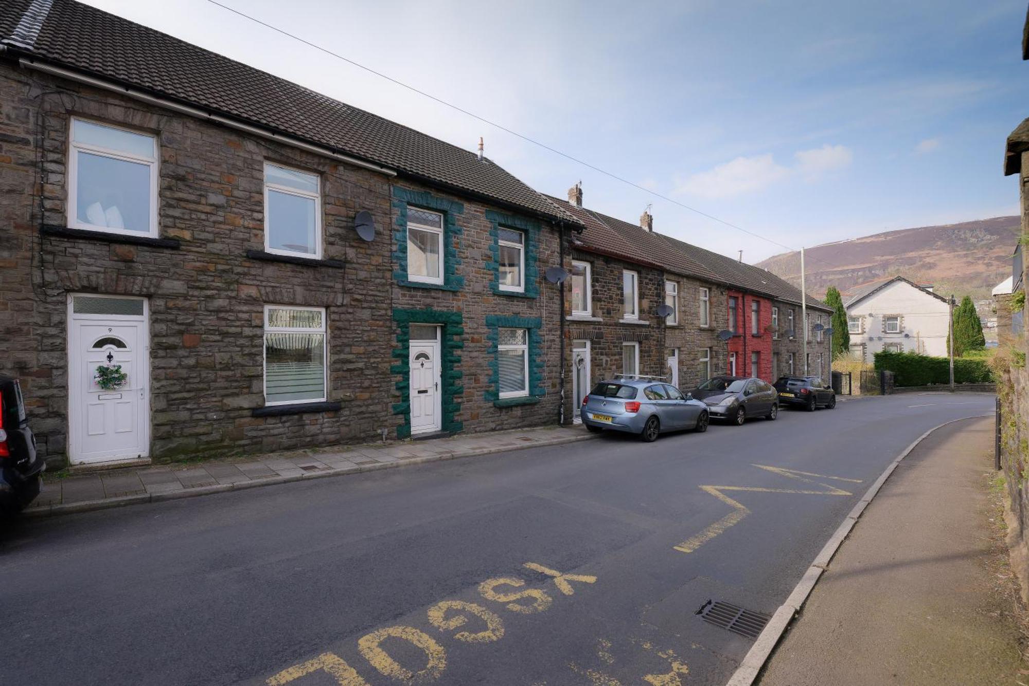 Stayright 3 Bed Home Near Hiking Trails & Parks Llwynypia Extérieur photo
